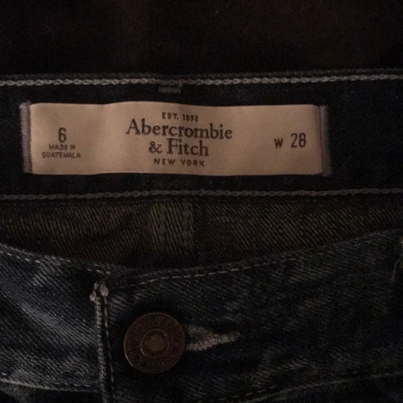 A&F Jean Short Shorts (Flower Print) - Picture 4 of 7